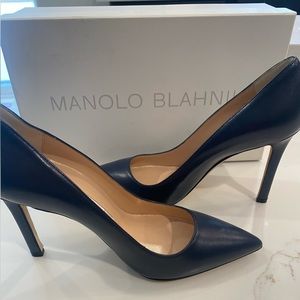 Manolo Blahnik navy leather pumps size 37 NEW